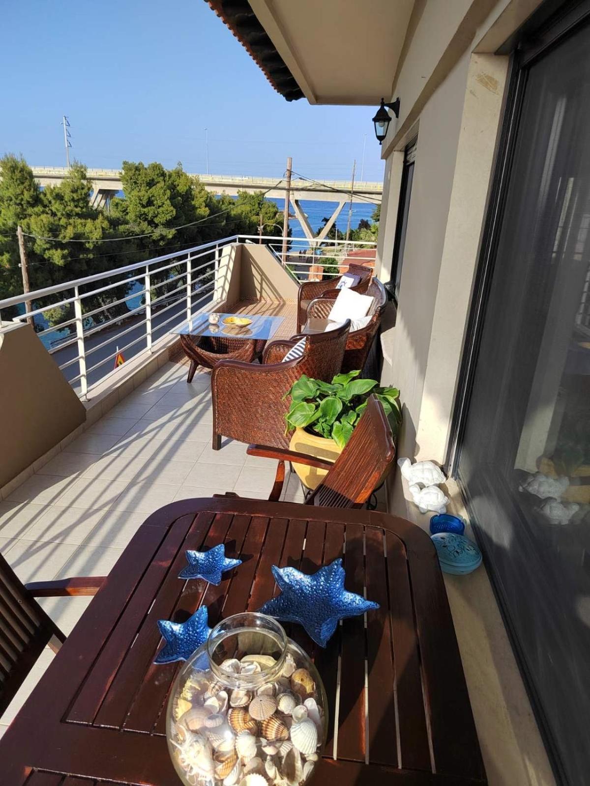 The House Next To The Canal ! Nea Moudania Exterior foto