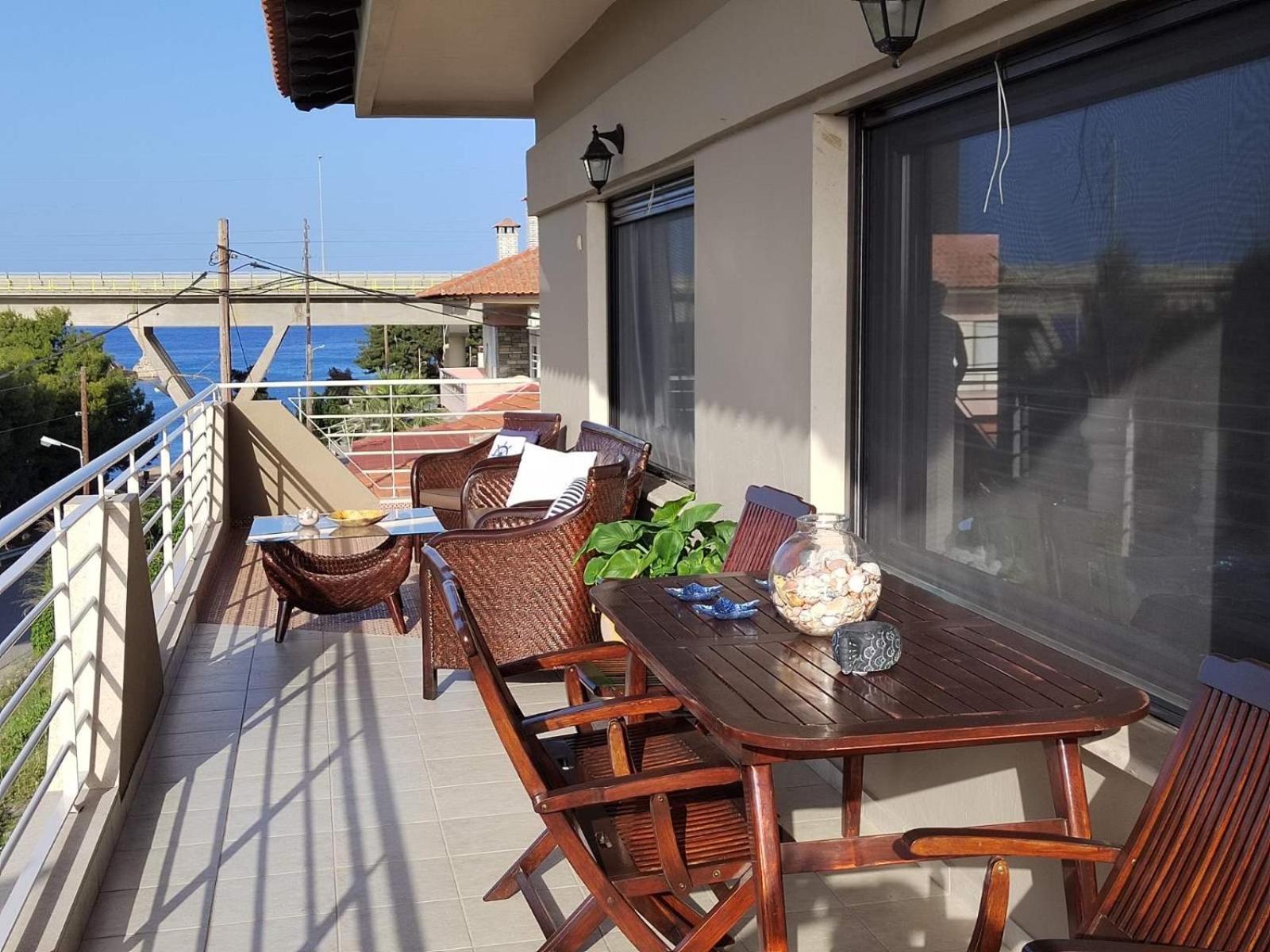 The House Next To The Canal ! Nea Moudania Exterior foto